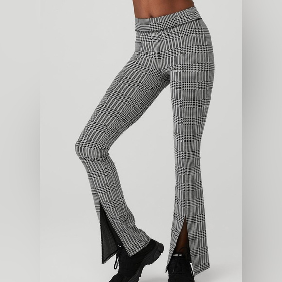 ALO Yoga Pants - Alo Yoga Jacquard High-Waist Glenplaid Flutter Legging